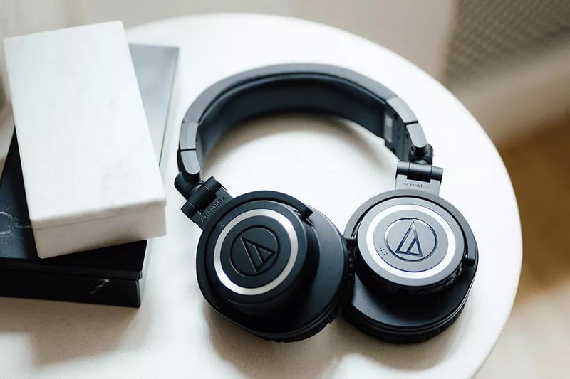 鐵三角無(wú)線(xiàn)頭戴式耳機(jī)